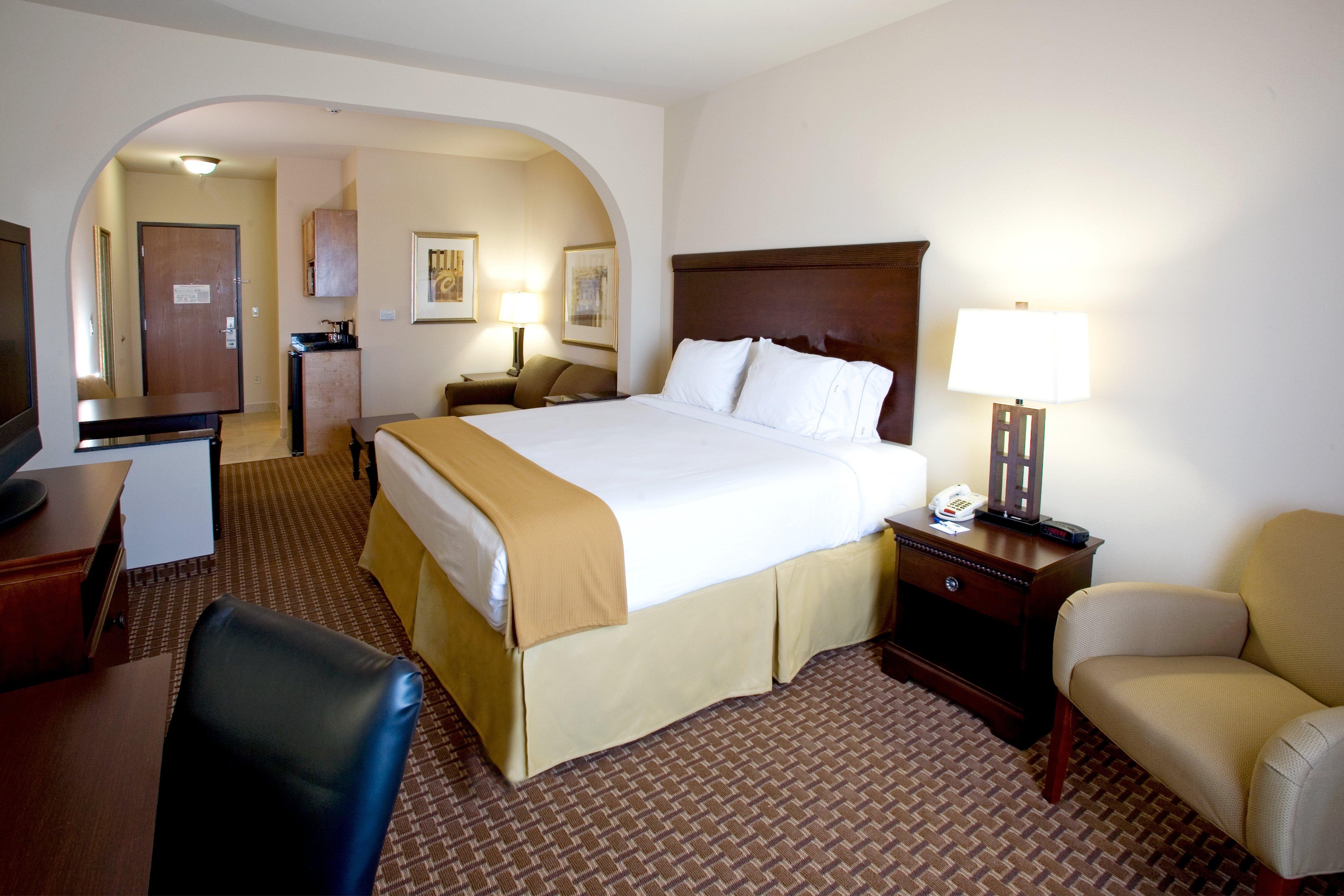 Holiday Inn Express Hotel And Suites Kingsville By Ihg Habitación foto